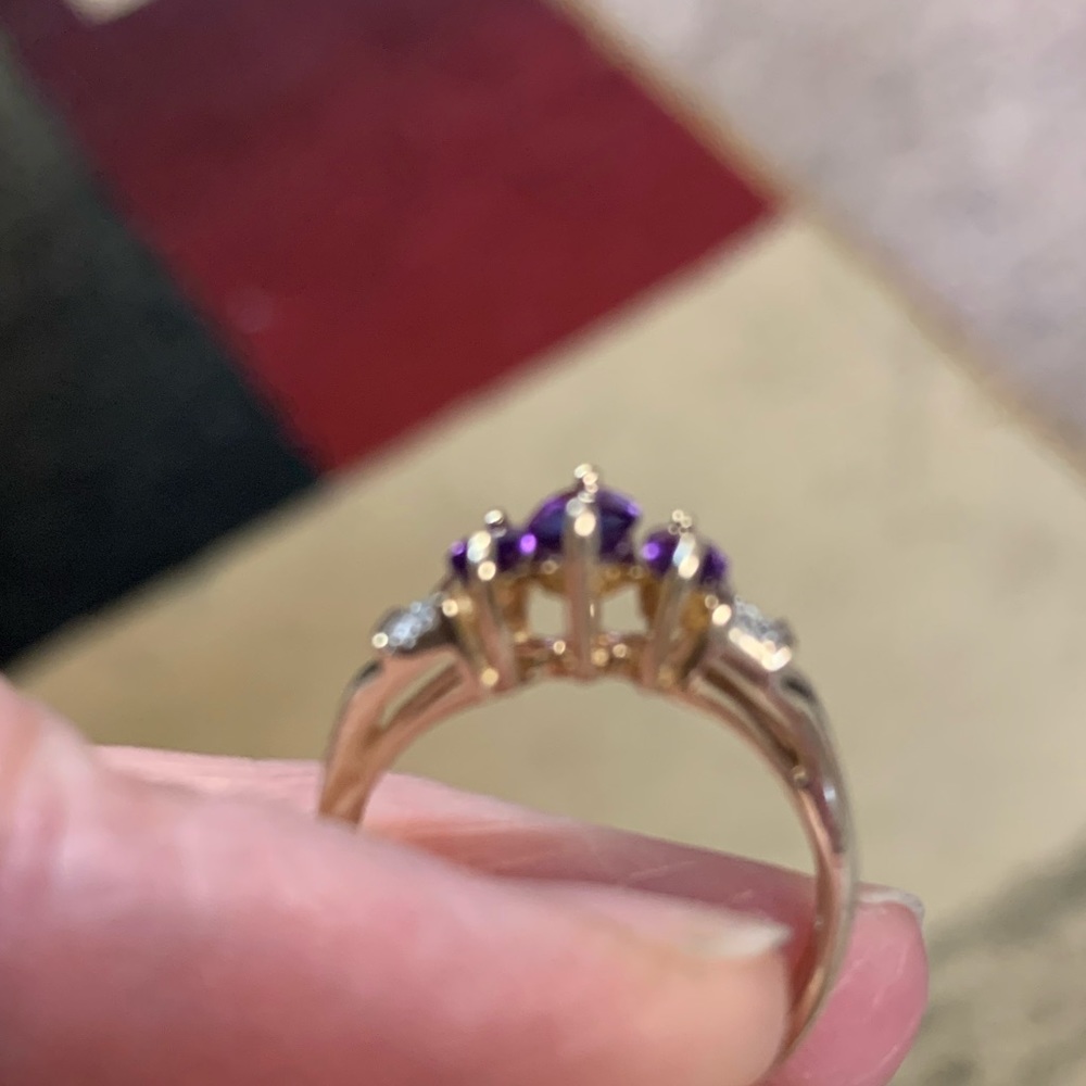 10kt Solid Gold Amethyst and Diamond ring - Picture 3 of 13